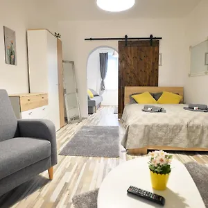  Apartman Castle Garden