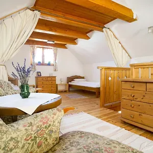  Apartman Borház